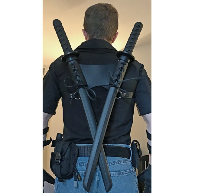 How to Carry a Katana on Your Back