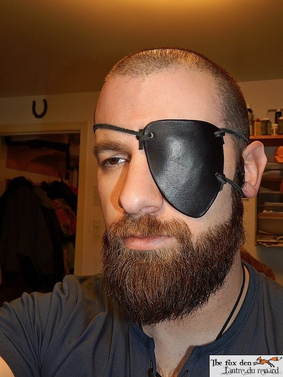 Grande benda sull'occhio da pirata realizzata in pelle spessa con 3 lacci,  cosplay, LARP, SCA -  Italia