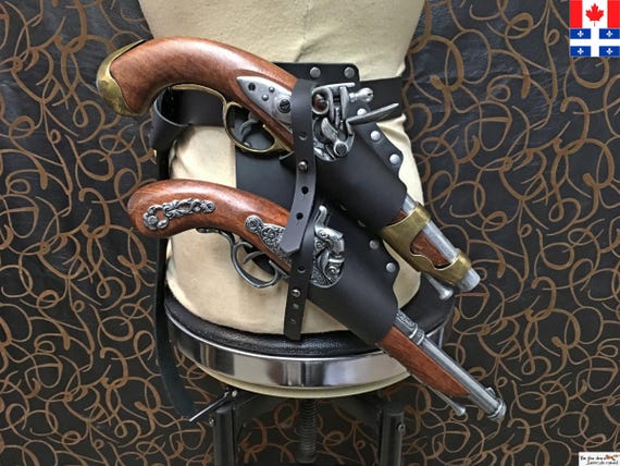 海賊風レザーベルト、フリントロックピストル用ダブルホルスター。海賊