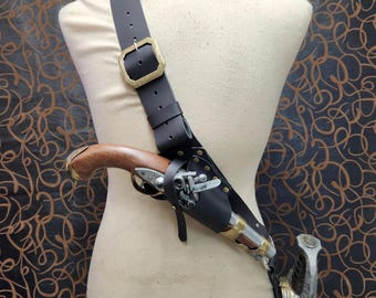 Bandoleira de couro pirata para espada de espuma ou metal, com coldre opcional! Versão atualizada com alças de 5 cm de largura! Alta qualidade! Ideal para LARP e cosplay.