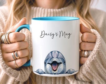 Aangepaste gluurdolfijnmok, gepersonaliseerde dolfijnkoffiemok, schattig oceaandiercadeau, liefhebber van zeeleven aanwezig, nautische drinkware