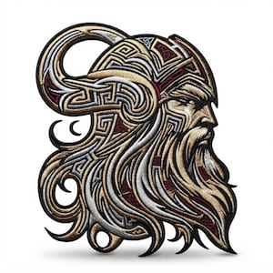 Könnte beinhalten: Ein gestickter Aufnäher mit dem Profil einer bärtigen Figur, die einen gehörnten Helm trägt. Das Design enthält komplizierte Knotenmuster in Gold-, Silber-, Schwarz- und Dunkelrottönen mit einer markanten schwarzen Umrandung.
