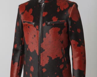 Echte Hair-On-Rindslederjacke für Herren - Gefärbte Lederjacke mit Kuhfell-Print in Rot und Schwarz | Echte Kuh-Haut | Handgemachte Statement Jacke