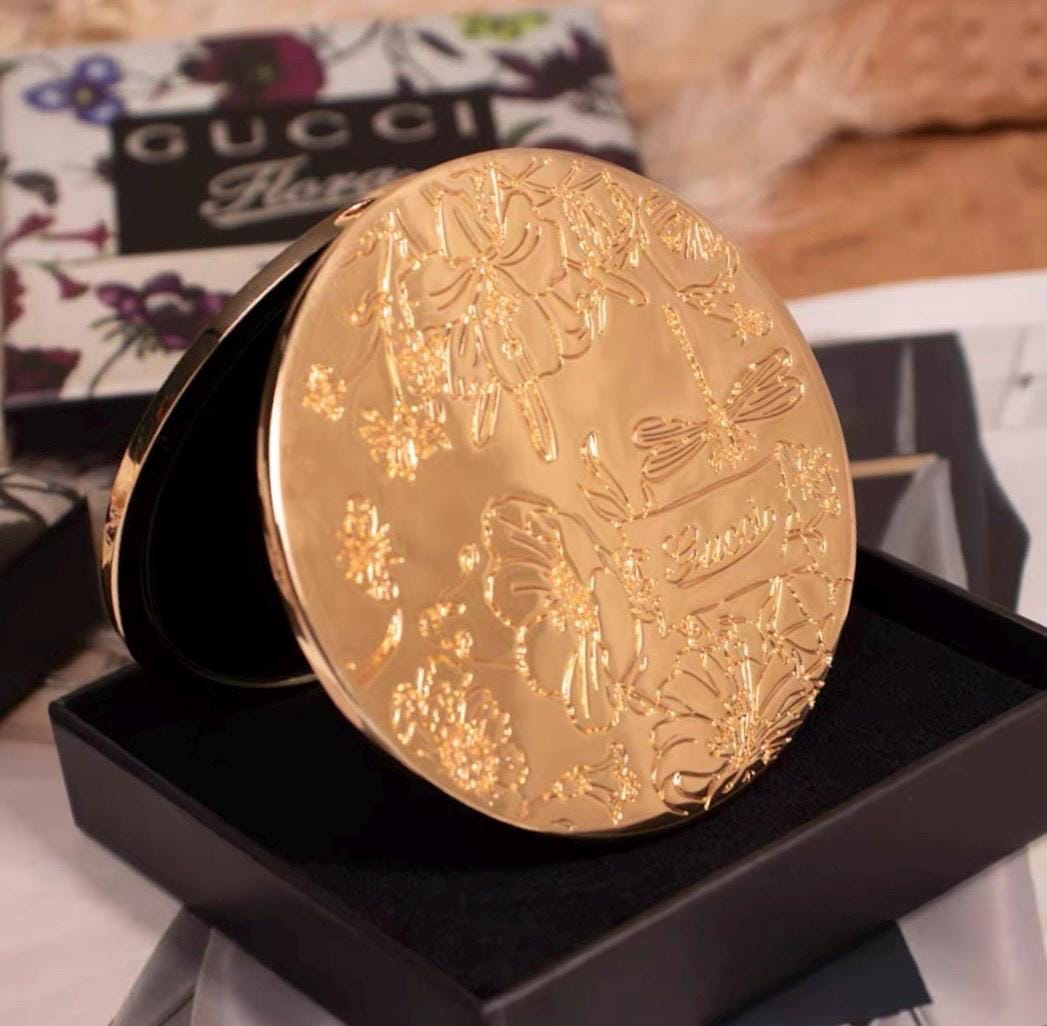 骨董品　ヴィンテージ　化粧品　vintage makeup Vintage make-up | View the collection | Topvintage