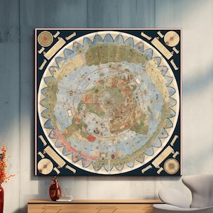 Peut inclure: Une grande impression encadrée d'une carte ancienne avec un design circulaire, représentant une représentation détaillée du monde. La carte est principalement dans les tons de bleu, beige et marron, avec des bordures décoratives.