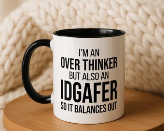 Caneca "Pensador Demais, Não Me Importa" (Overthinker IDGAFER), Caneca de Café Divertida para Equilibrar o Seu Estilo, Utensílio de Bebida com Personalidade Inspiradora, Presente com Humor Sarcástico, Caneca de Escritório com a Qual Você Se Identifica, Caneca Única para o Dia a Dia