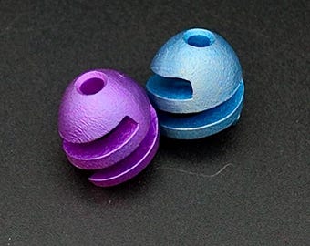 Eloxierte Titan Begleri Perlen - Oliver Twist von Drew Chapman - Unikat