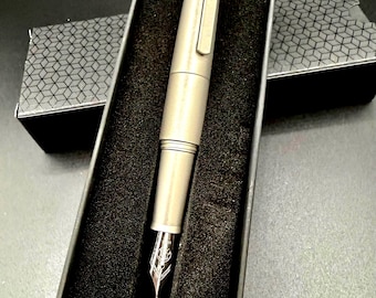 Titan Füllfederhalter Namisu Nova Pocket - Individuell für Sie angefertigt