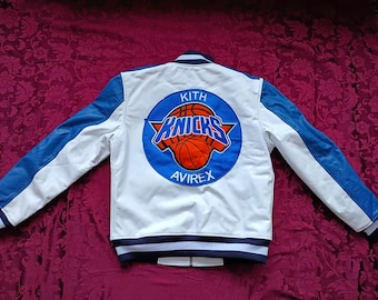 Handgefertigte Vintage New York Knicks Lederjacke Small, KITH x AVIREX NBA Varsity Jacke, Retro Streetwear Klassiker für Herren