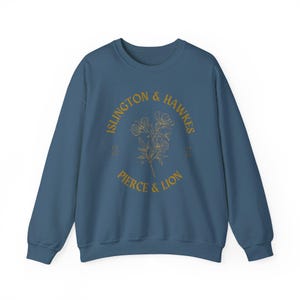 Emma M Lion Crewneck Sweatshirt Gift, Islington Hawkes Pierce Lion, Book Lover Merch, Unselected Journals of Emma M Lion, Literary Sweater zdjęcie 6