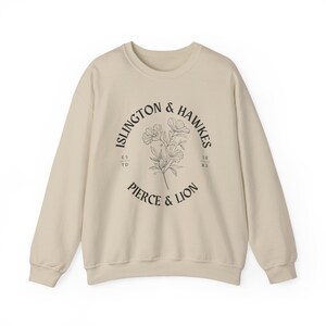 Emma M Lion Crewneck Sweatshirt Gift, Islington Hawkes Pierce Lion, Book Lover Merch, Unselected Journals of Emma M Lion, Literary Sweater zdjęcie 4