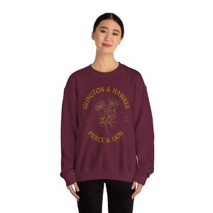 Emma M Lion Crewneck Sweatshirt Gift, Islington Hawkes Pierce Lion, Book Lover Merch, Unselected Journals of Emma M Lion, Literary Sweater zdjęcie 9
