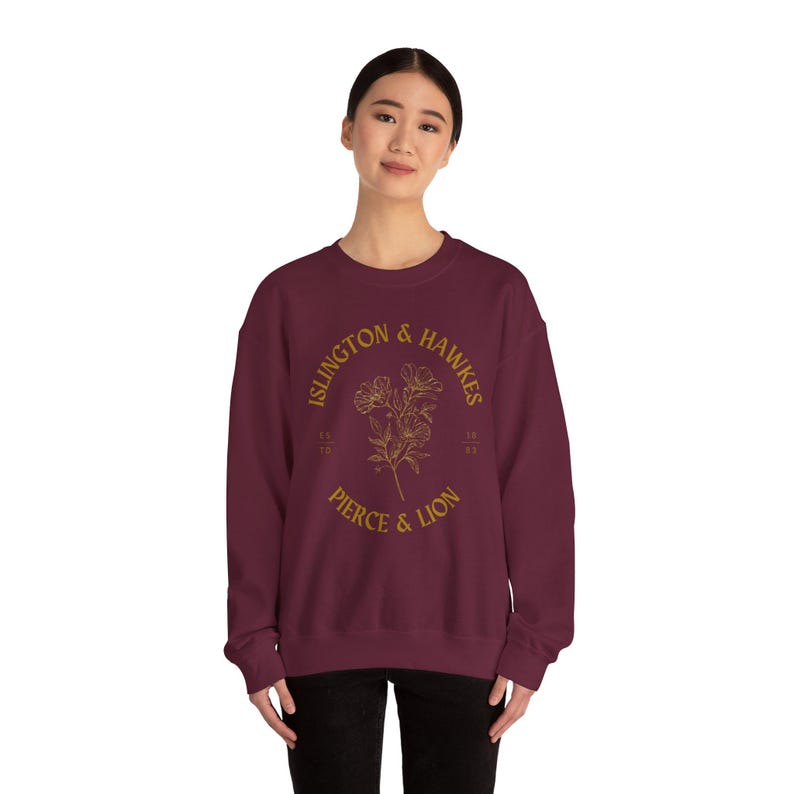 Emma M Lion Crewneck Sweatshirt Gift, Islington Hawkes Pierce Lion, Book Lover Merch, Unselected Journals of Emma M Lion, Literary Sweater zdjęcie 9