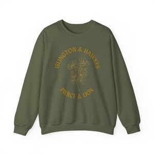 Emma M Lion Crewneck Sweatshirt Gift, Islington Hawkes Pierce Lion, Book Lover Merch, Unselected Journals of Emma M Lion, Literary Sweater zdjęcie 2