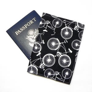 Cubierta de pasaporte En blanco y negro bicicleta tela Titular de pasaporte Caso Funda Protector Viaje Vacaciones Tour de Francia Jubilación Regalo Compañeros de trabajo