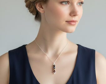 Birthstone Pea Pod Necklace, Family Keepsake Jewellery, Pea Pod Pendant, Birthstone Gifts, Birthday Necklace