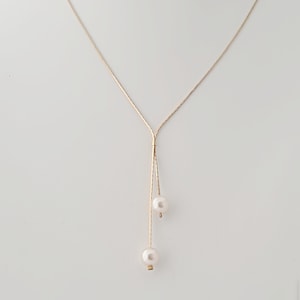 Gold Pearl Lariat Necklace, Pearl Y Necklace, Bridesmaid Necklace, Bridesmaid Gifts, Dainty Pearl Necklace, Bride Necklace, Wedding Jewelry