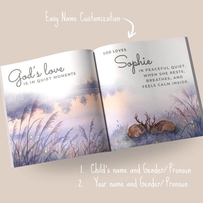 Puede incluir: Un libro abierto con ilustraciones de acuarela y texto. La p&aacute;gina izquierda dice "El amor de Dios est&aacute; en los momentos tranquilos". La p&aacute;gina derecha dice "Dios ama a Sof&iacute;a" con texto adicional. Se representan dos ciervos.