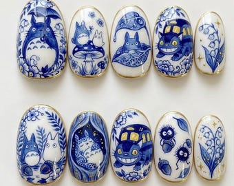 Unghie finte Ghibli in porcellana fatte a mano / Unghie blu e bianche / Unghie anime di lusso / Unghie artistiche dettagliate / Unghie vintage regali / Gel lucido