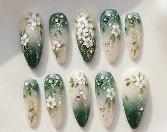 Szmaragdowozielone paznokcie typu ombre / Białe kwiatowe złote liście / Luksusowy kryształowy akcent 3D / Elegancki zestaw ślubny