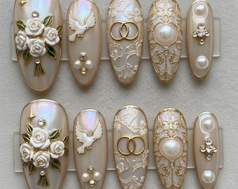Uñas postizas de novia en cromo perlado / Rosa blanca con relieve dorado 3D / Uñas de boda de lujo / Elegante conjunto vintage