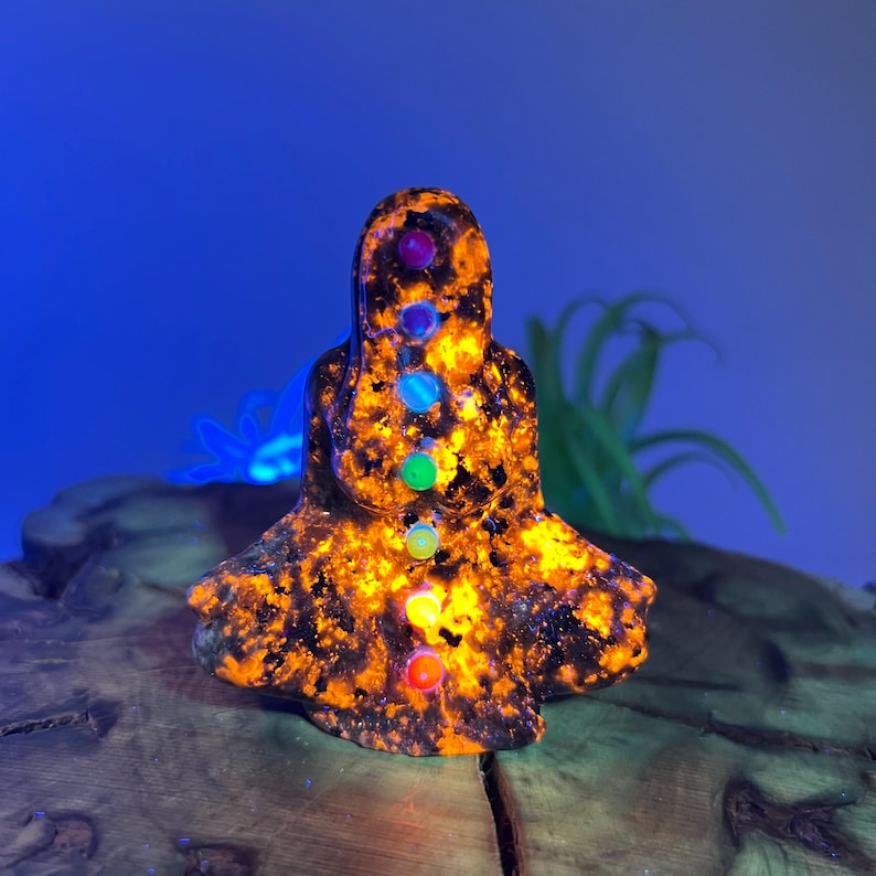 Hand-picked Super Glow 7 Chakra Yooperlite Yoga Sitting Statue Carving ...