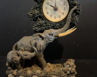 Vintage Elephant Family Clock – Safari Wildlife Resin Sculpture, Hand-Painted Details