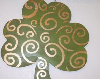 Clover with Metallic Gold Swirls