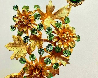 Horquilla Kanzashi de latón artesanal: adorno japonés para el cabello con cristales verdes florales.