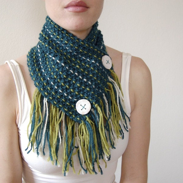 The SE Hickey Hider : a fringed cowl in teal