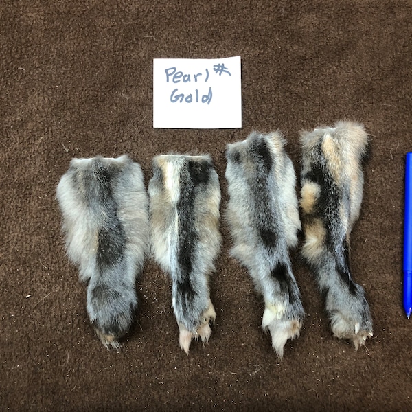 4 Pearl Gold Ranch Fox Feet#.