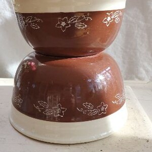 Vintage Nesting Bowl Set. Oxford Stoneware. Brownie, Brown and Cream. image 2