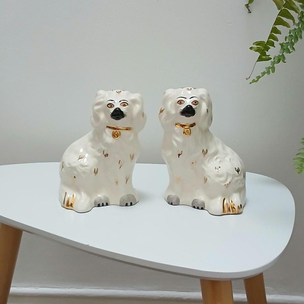 Lot De 4 Ornements De Noël En Porcelaine - Chiens Staffordshire Reproductions - Bleu - Fait Main
