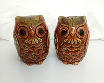 Set vintage di saliera e pepiera a forma di gufo, divertente e originale, con decorazioni a tema uccelli per la tavola e la cucina, ideale come regalo per la casa, per lui o per lei.