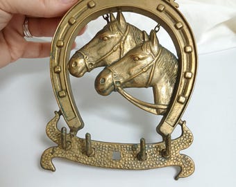 Llavero de herradura de latón vintage para montar a caballo, con cuatro ganchos, color dorado, decoración para el hogar, artículo pequeño para establos o pasillos.