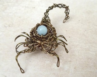 alien facehugger brooch