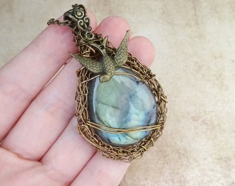 Bird's nest labradorite necklace, blue labradorite pendant, bird's nest jewelry