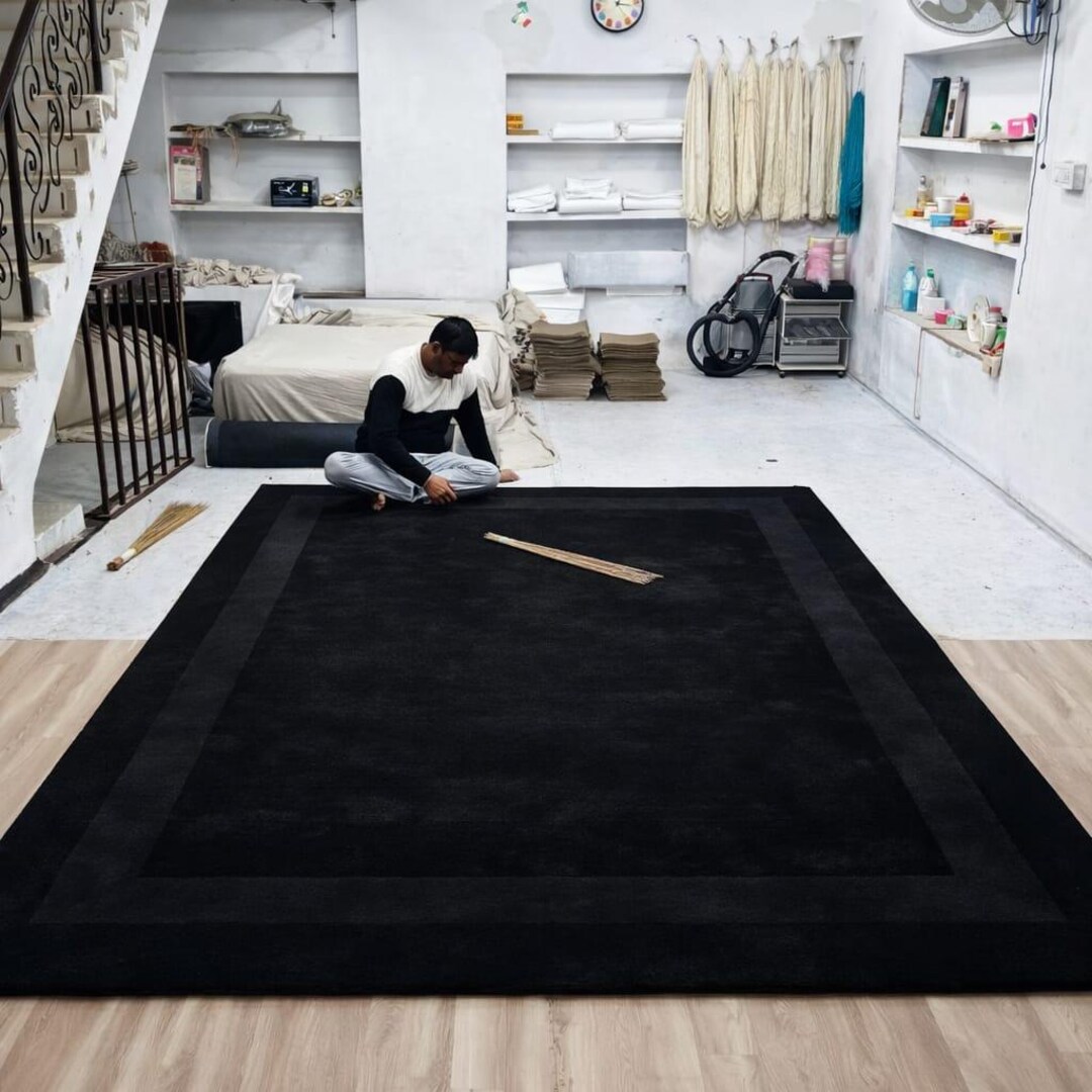 Hand Tufted Wool Rug | Black Border Rug for Living Room | Bedroom ...