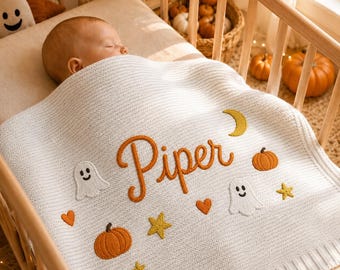 パーソナライズされたハロウィンベビーブランケット、新生児用カスタムネームニットブランケット、不気味なゴーストパンプキンナーサリーギフト、ベビーシャワーギフト