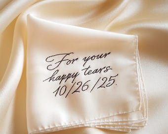 Personlig handbroderad sidennäsduk: Bröllopspresent