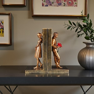 Banksy Style Resin Bookends Set, 2 PCS 3D Figure Sculptures, Creative Art Book Ends, Modern Home & Office Decor