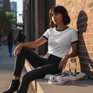 Camiseta con diseño de geometría sagrada "Amor en acción" / Camiseta con gráfico espiritual, Códice Alado