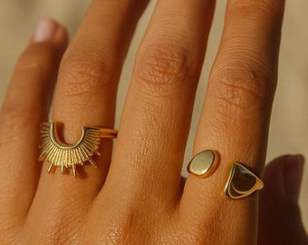 Anello sole, anello sole nascente, anello delicato in oro, anello a punta, anello importante, anello alla moda, anello celeste, anello minimalista, design unico dell'alba