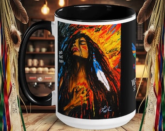 Taza de lona "Ella eligió la vida" con color en el interior: Fuerza femenina – Taza de arte curativo – Empoderamiento