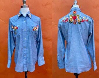 Vintage women's 1970s H Bar C Blue Pearl Snap shirt with Embroidered Patches. Cats Flowers  1970s button down shirt hippie. xs small med