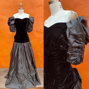 Vintage 1980s Black Velvet Maxi Dress Gown. Bow. Cocktail dress Evening dress party dress Prom dress Evening Gown. small medium size 6 8