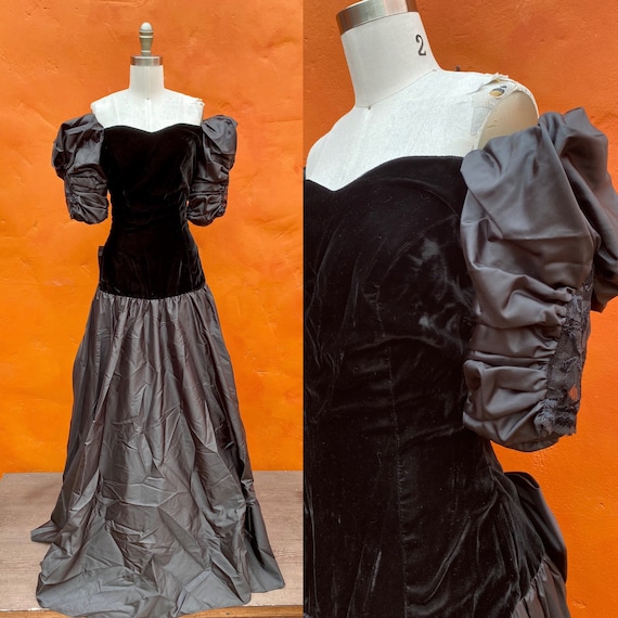 80s velvet prom dress Vintage 1980s Black Velvet Maxi Dress Gown. Bow. Cocktail Dress Evening  Dress Party Dress Prom Dress Evening Gown. Small Medium Size 6 8