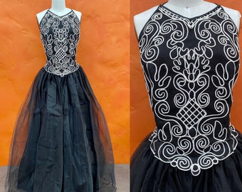 The perfect 1980s 1990s Evening Dress. Party Dress Cocktail Dress. CACHE. Prom dress. Black Tulle White applique Princess Gown Large Size 12