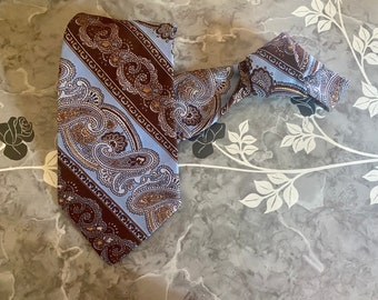 Vintage Wide 1970s  Men's Tie. 1970s wide Neck Tie. Funky Tie. Brown Blue Paisley