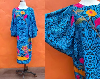 Vintage 1980s 1990s Colorful Batik Tunic Dress.  Batwing Dolman Sleeves. Statement Dress Medium Size 8 10